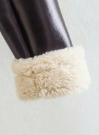 Chaqueta Corta con Cuello de Piel Sintética