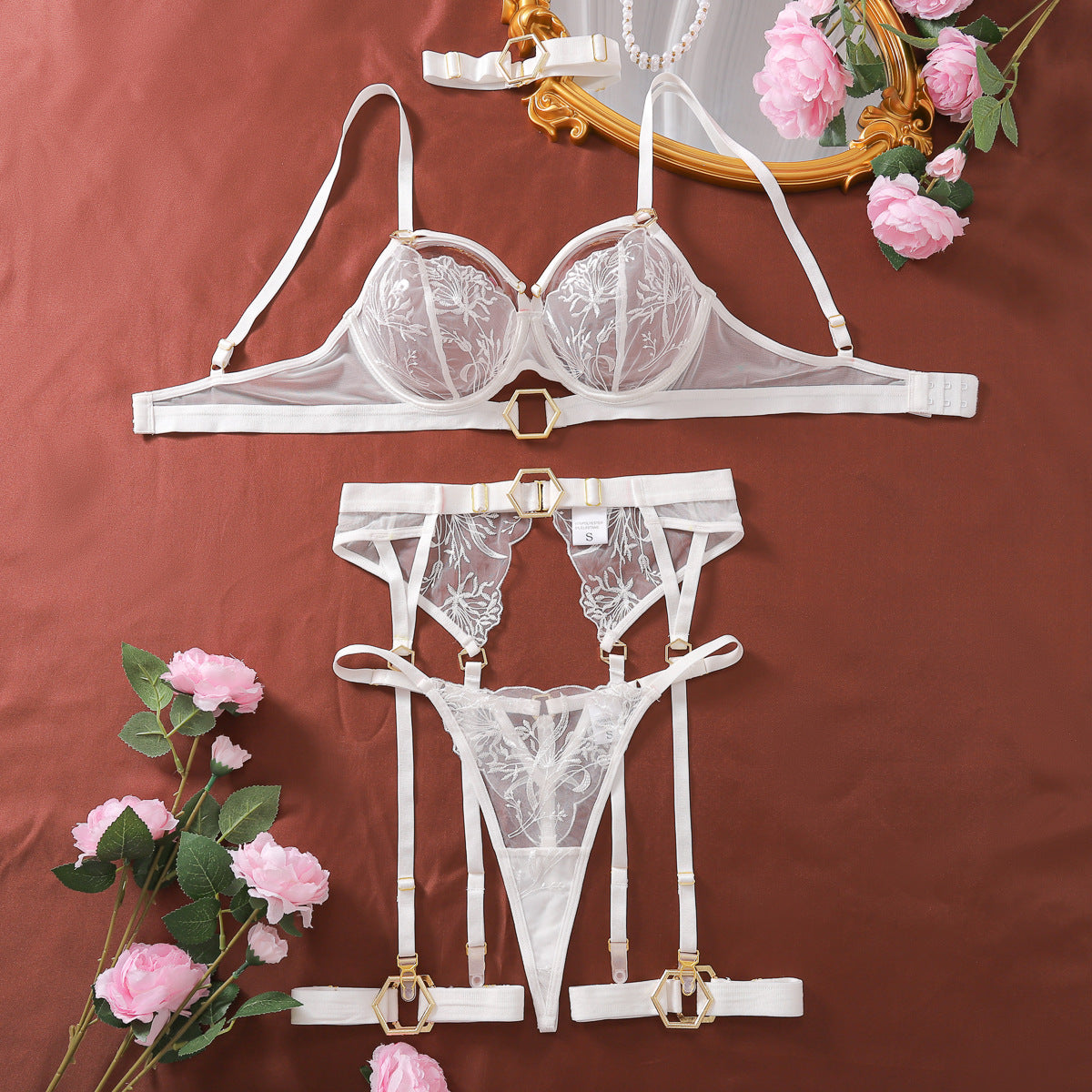 Red Lace Metal Buckle Lingerie Set